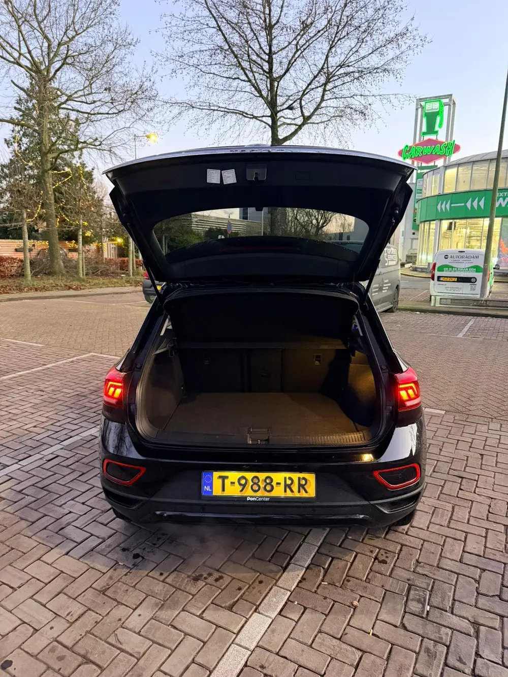 Volkswagen T-Roc 1.5 TSL 150 pk uit 2022, foto 4