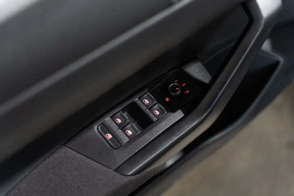 Volkswagen Polo 1.0 TSI Highline Business R DSG LED CLIMA CR uit 2019, foto 13