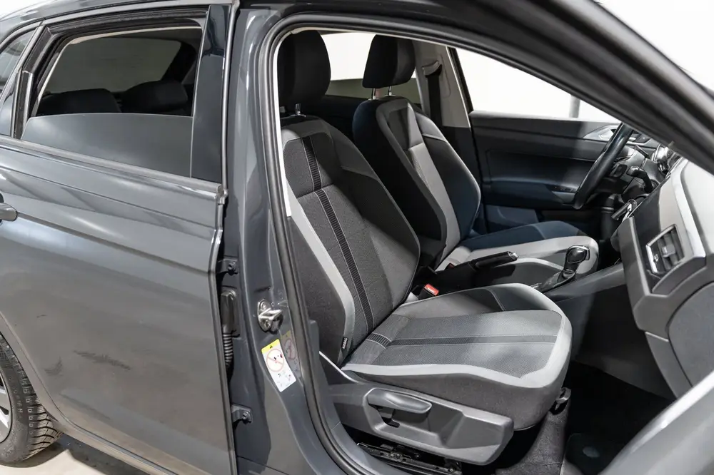 Volkswagen Polo 1.0 TSI Highline Business R DSG LED CLIMA CR uit 2019, foto 18