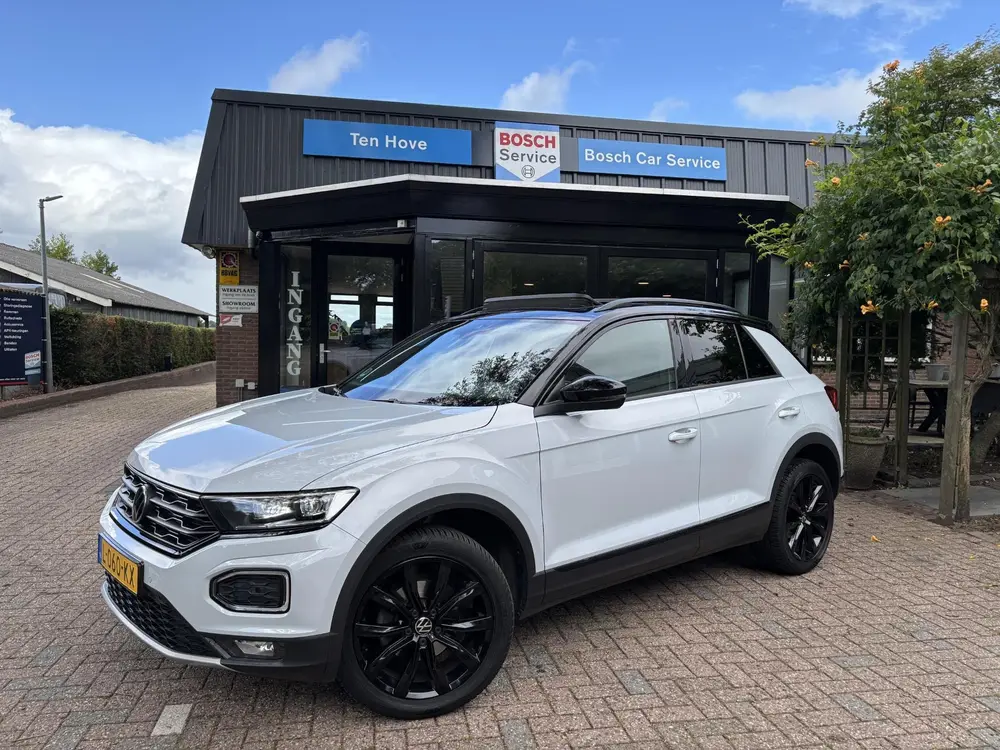 Volkswagen T-Roc 1.5 TSI DSG Sport|BlackStyle|Pano|White-Sil uit 2021