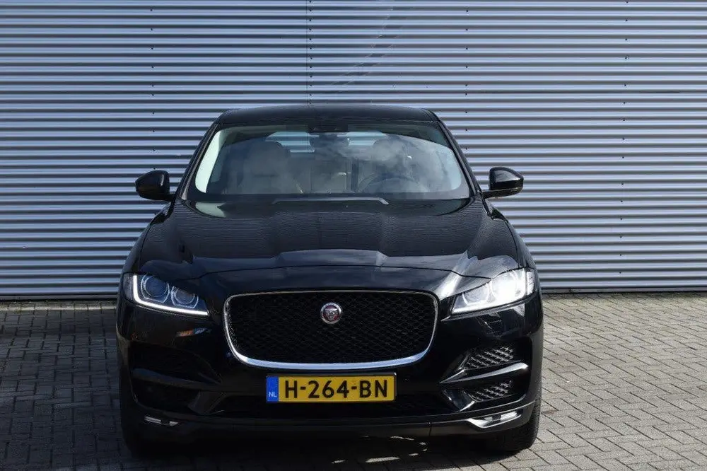 Jaguar F-Pace 2.0T AWD PRESTIGE / LEDER + STOEL VERW. / P.CA uit 2019, foto 3