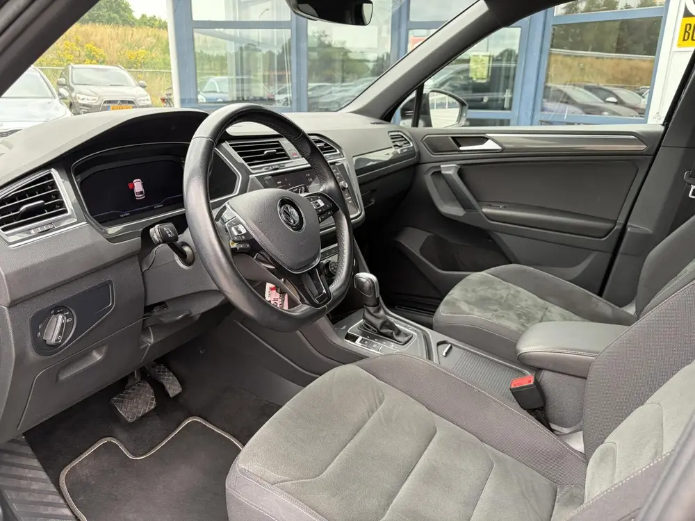 Volkswagen Tiguan 1.5 TSI ACT Highline Business R Automaat uit 2020, foto 2