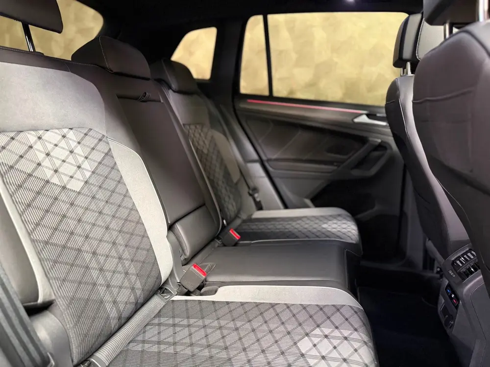 Volkswagen Tiguan 1.5 TSI Elegance | R line | Pano | Trekhaa uit 2020, foto 16
