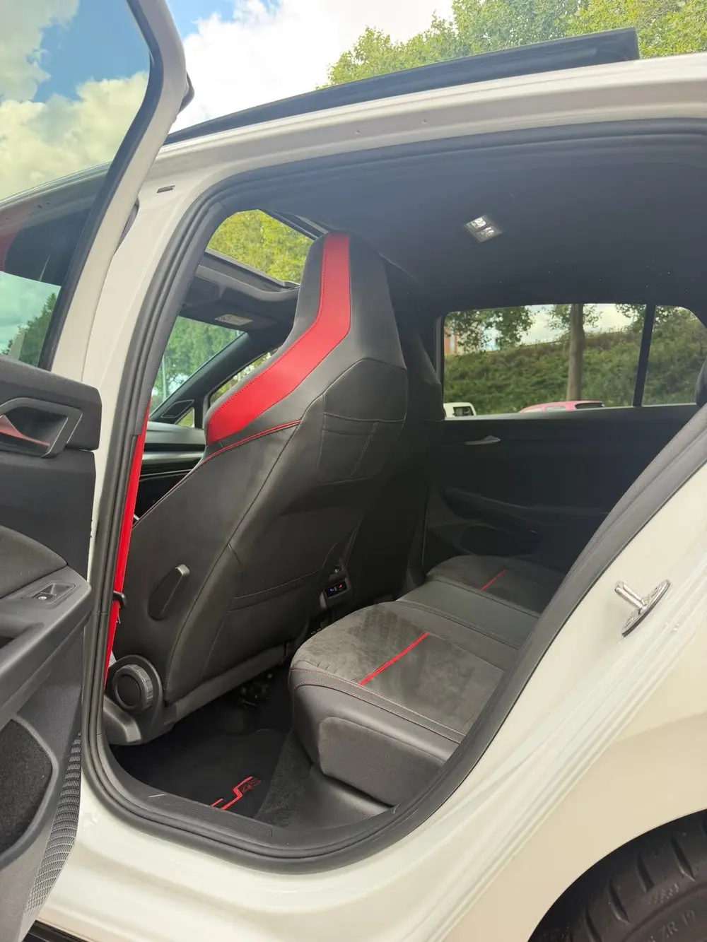 Volkswagen Golf 2.0 TSI OPF 221KW Dsg7 2021 Wit uit 2021, foto 14