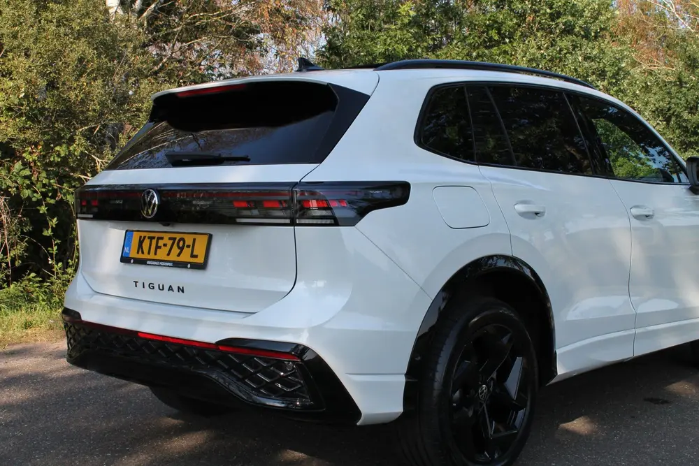 Volkswagen Tiguan 1.5 eHybrid R-Line Business | IQ | Pano | uit 2025, foto 11