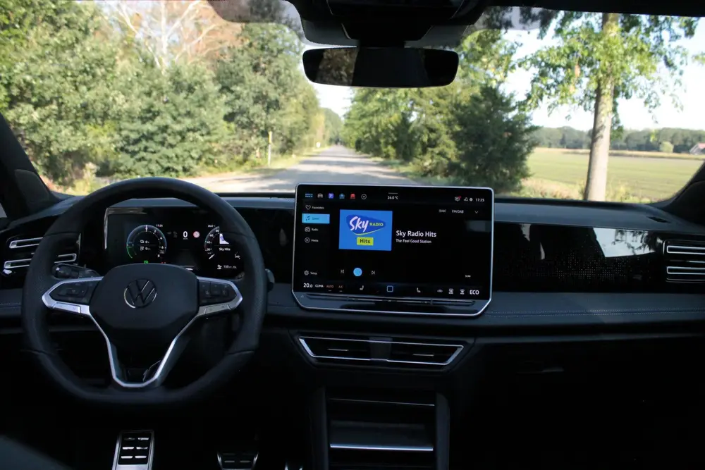 Volkswagen Tiguan 1.5 eHybrid R-Line Business | IQ | Pano | uit 2025, foto 14