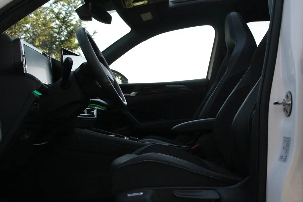 Volkswagen Tiguan 1.5 eHybrid R-Line Business | IQ | Pano | uit 2025, foto 3