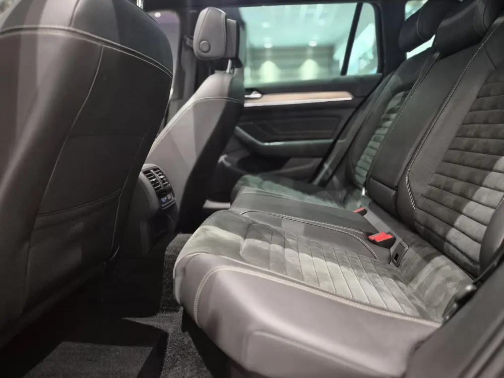 Volkswagen Passat Variant 1.5 TSI Elegance Business R | Pano uit 2021, foto 7