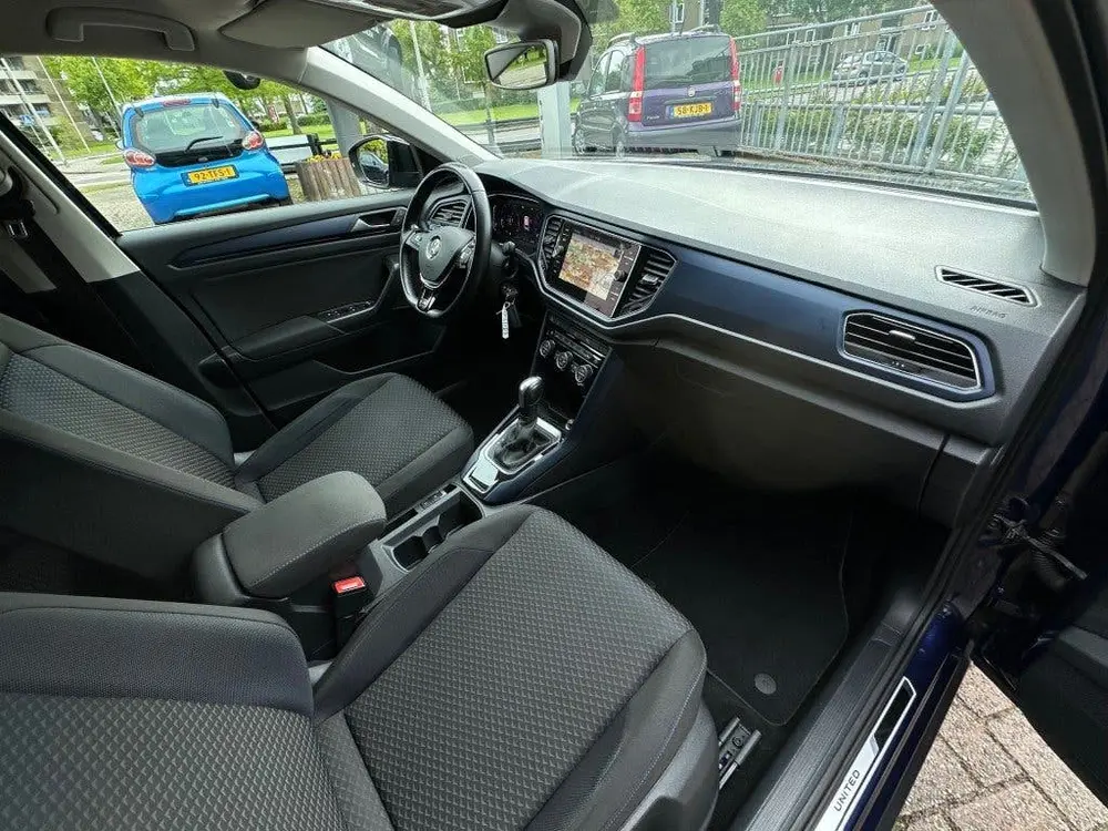 Volkswagen T-ROC 1.5 TSI SPORT Business R Automaat Navi Cru uit 2020, foto 9