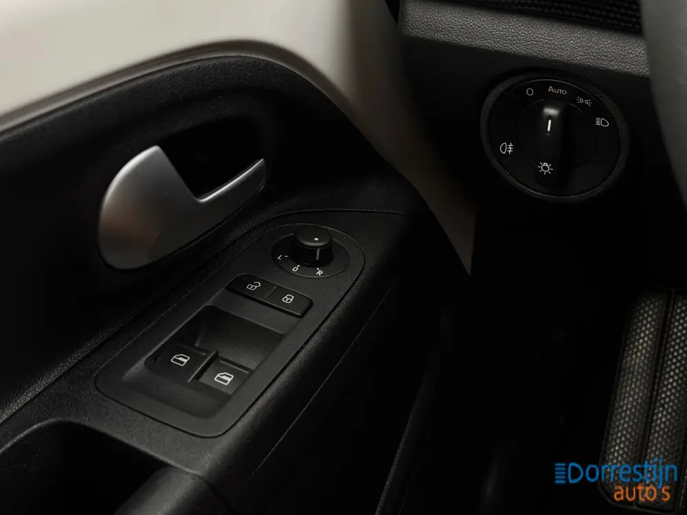 Volkswagen Up! 1.0 BMT move up! | Trekhaak | Airco | BT- aud uit 2020, foto 14