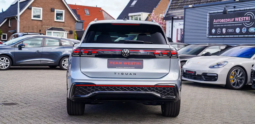 Volkswagen Tiguan 1.5 eTSI R-Line Edition | 360 camera | Mas uit 2025, foto 12
