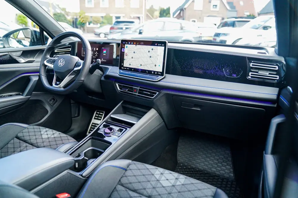 Volkswagen Tiguan 1.5 eTSI R-Line Edition | 360 camera | Mas uit 2025, foto 19
