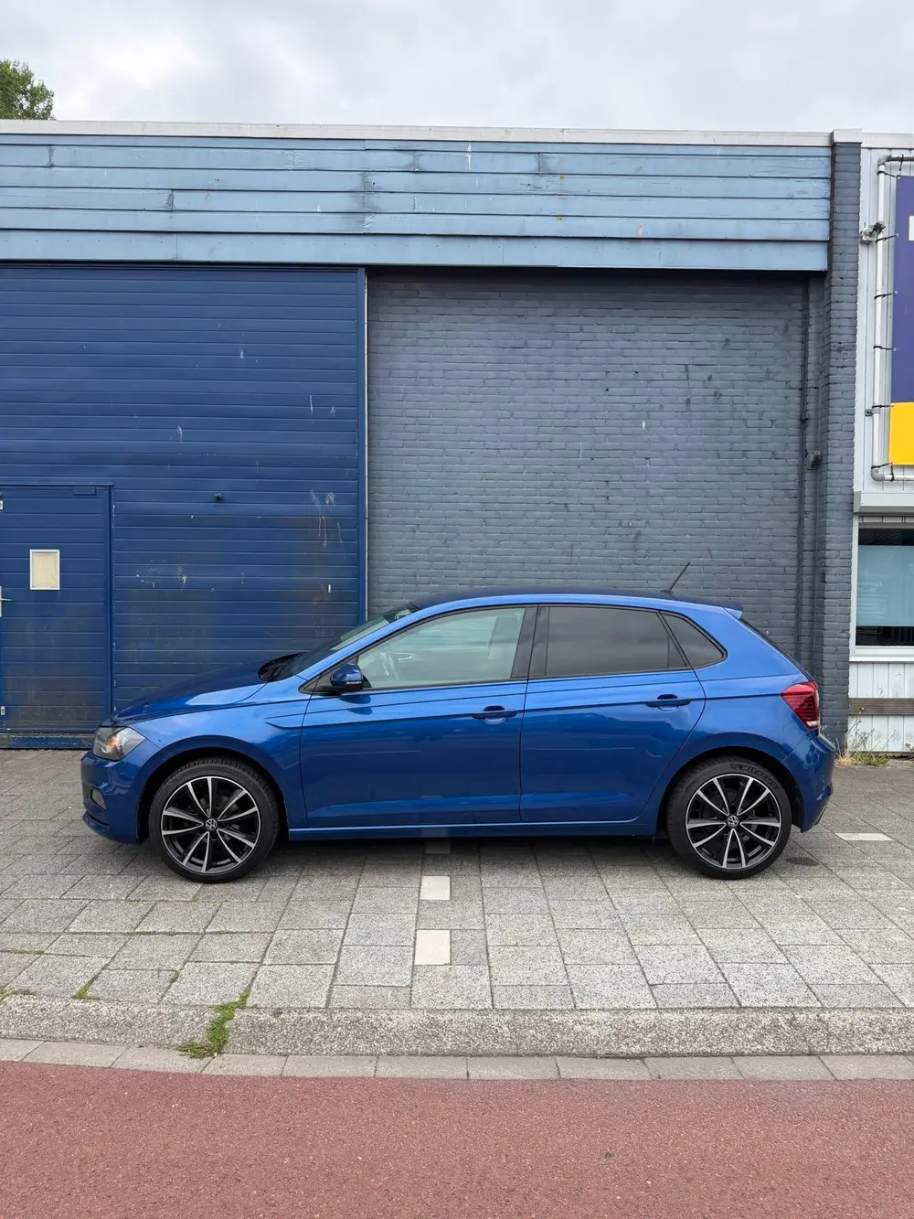 Volkswagen POLO 1.0 TSI Comfortline Business uit 2019, foto 3