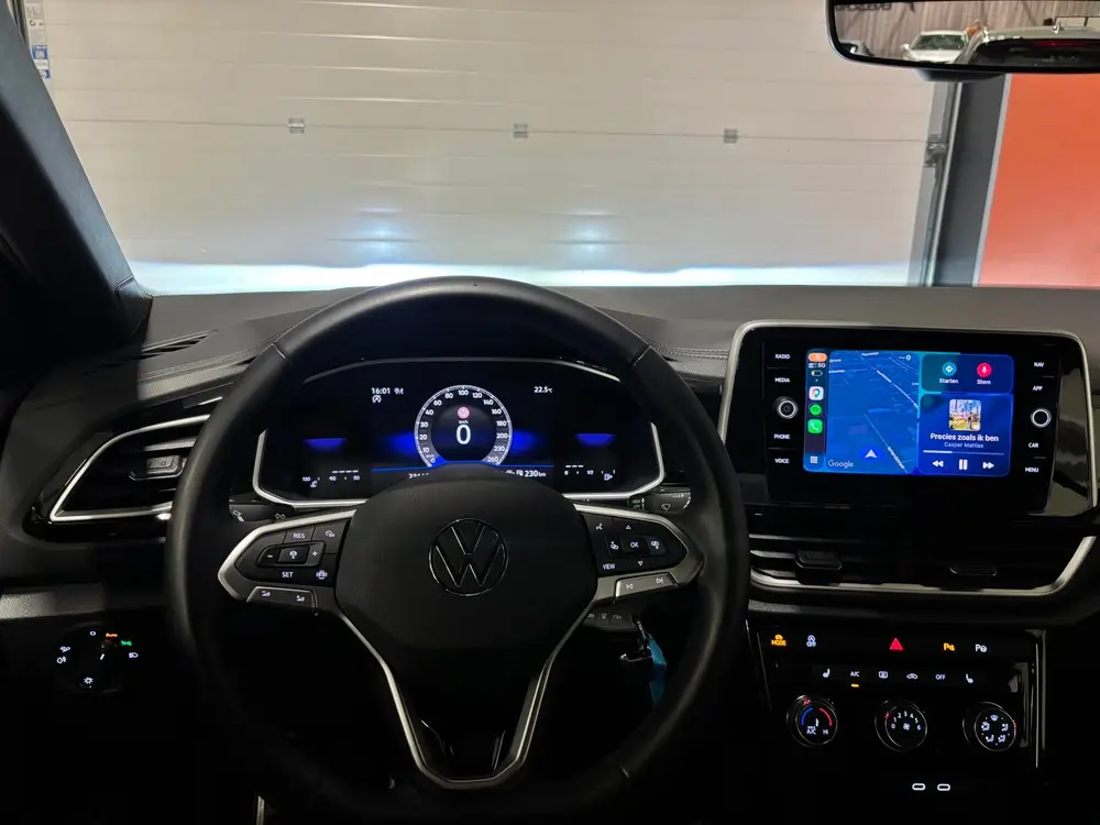 Volkswagen T-Roc 1.0 TSI R-Line|Carplay|Stoelverw|ACC uit 2024, foto 2