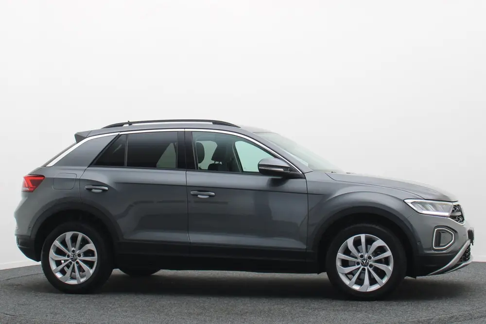 Volkswagen T-Roc 1.5 TSI DSG Life Business Virtual Cockpit uit 2022, foto 19