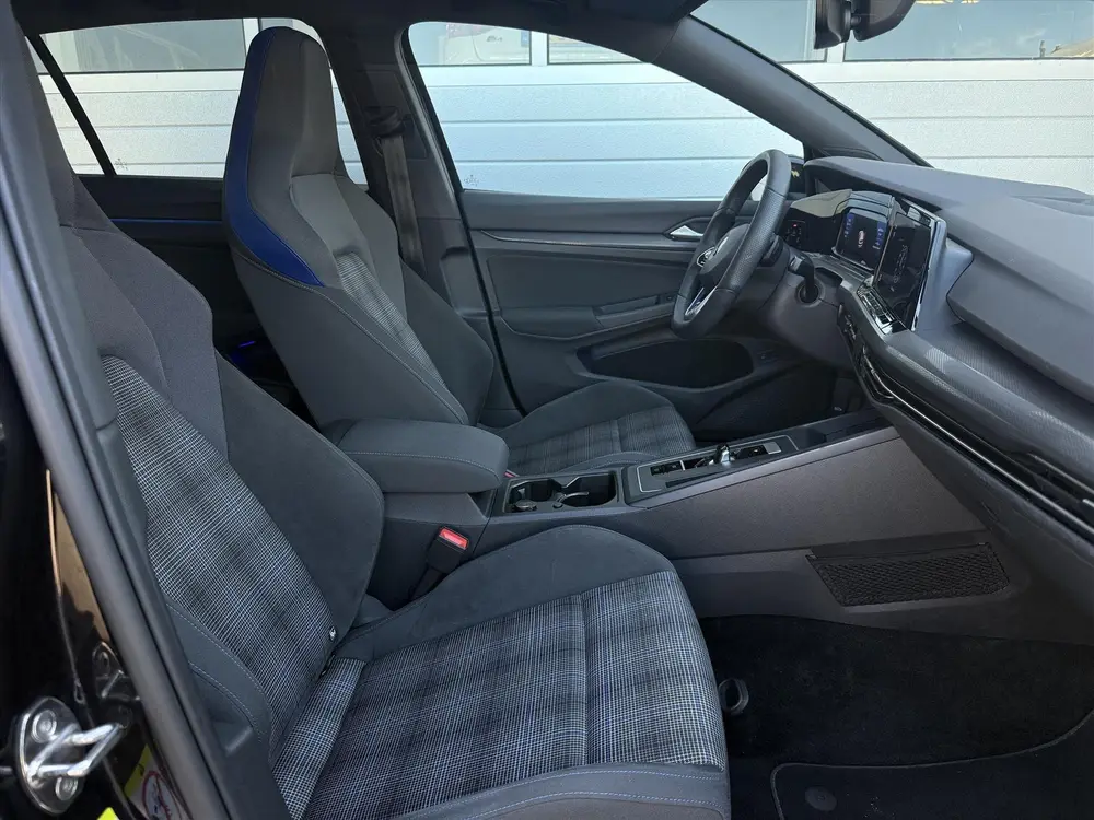 Volkswagen Golf 1.4 eHybrid GTE 315pk! NAP! IQ LIGHTS/PANORA uit 2022, foto 13