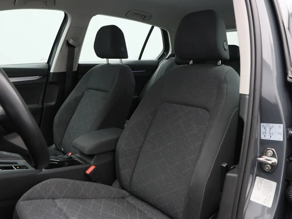 Volkswagen Golf 1.0 eTSi 110 Pk Life | Adaptive Cruise | Cam uit 2021, foto 5