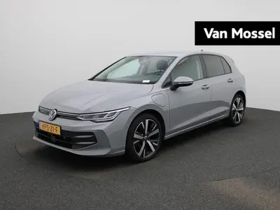 Volkswagen Golf 1.5 eHybrid 50 Edition Navigatie | Camera | uit 2025