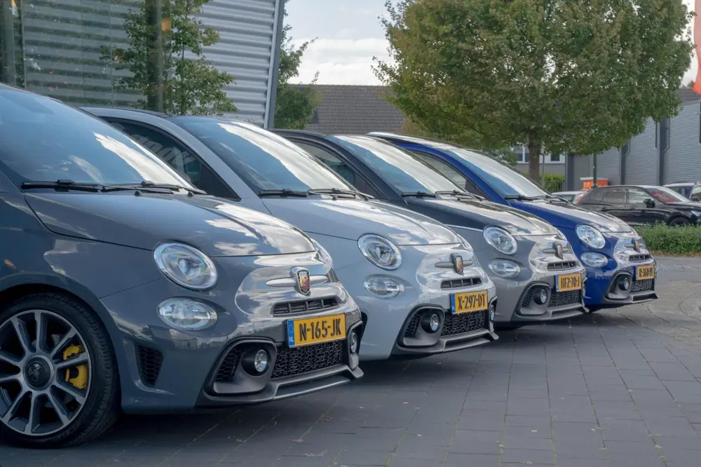 Abarth 595 1.4 T-Jet 180PK | Akrapovic |Xenon | Car uit 2021, foto 2