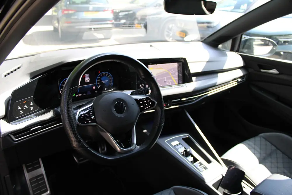 Volkswagen Golf 1.5 eTSI R-Line | Trekhaak | LED| Virtual | uit 2021, foto 11
