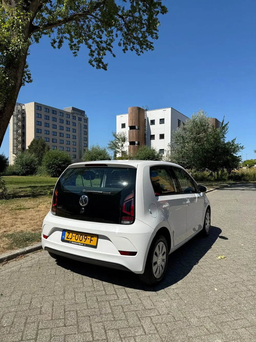 Volkswagen Up! 1.0 60PK 5D BMT 2019 Wit uit 2019, foto 2