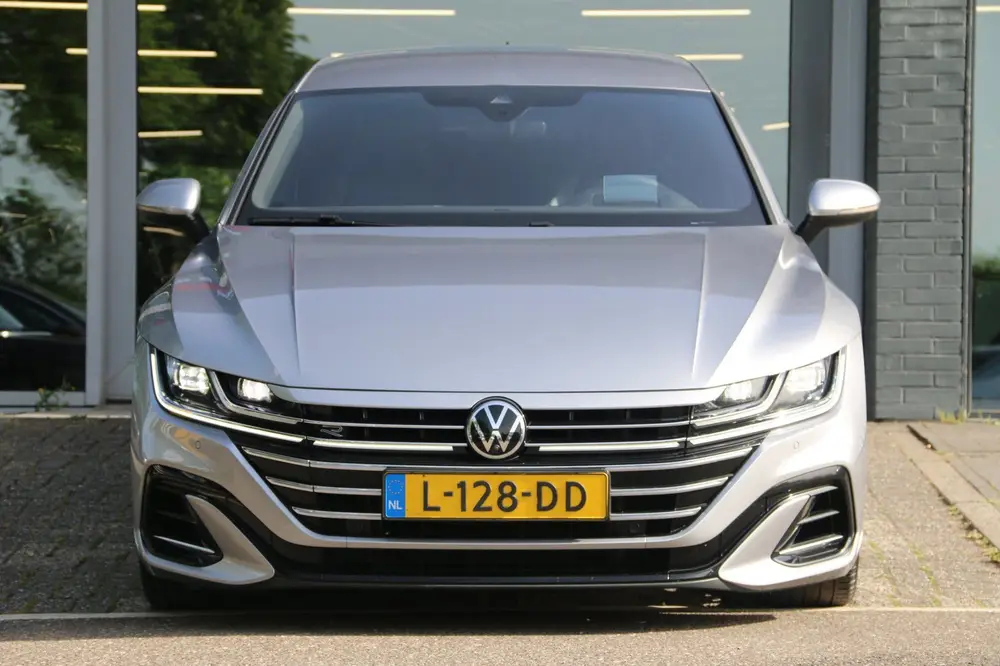 Volkswagen Arteon Shooting Brake 2.0 TSI R-Line Business+ uit 2021, foto 2