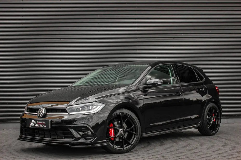 Volkswagen Polo 1.0 TSI 110PK DSG R-LINE / FULL BLACK / VERL uit 2023