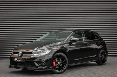 Volkswagen Polo 1.0 TSI 110PK DSG R-LINE / FULL BLACK / VERL uit 2023