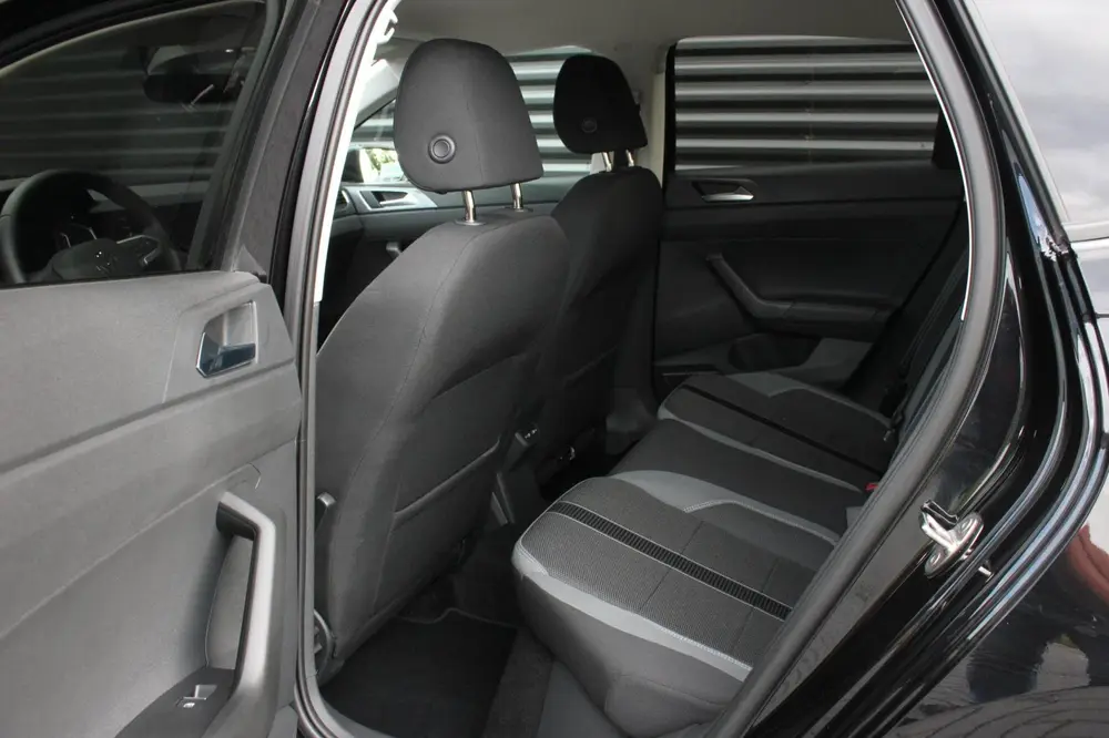 Volkswagen Polo 1.0 TSI 110PK DSG R-LINE / FULL BLACK / VERL uit 2023, foto 15