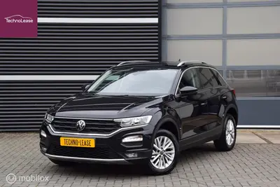Volkswagen T-Roc 1.5 TSI Style Business Trekhaak Carplay Ada uit 2021