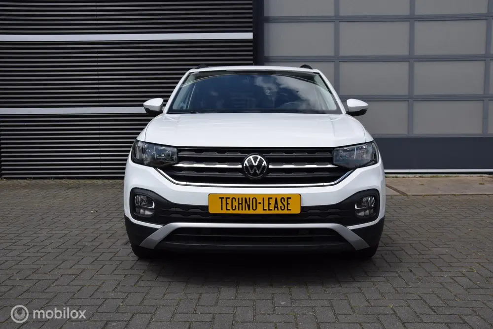 Volkswagen T-Cross 1.0 TSI Life 110pk DSG Executive pakket A uit 2021, foto 3