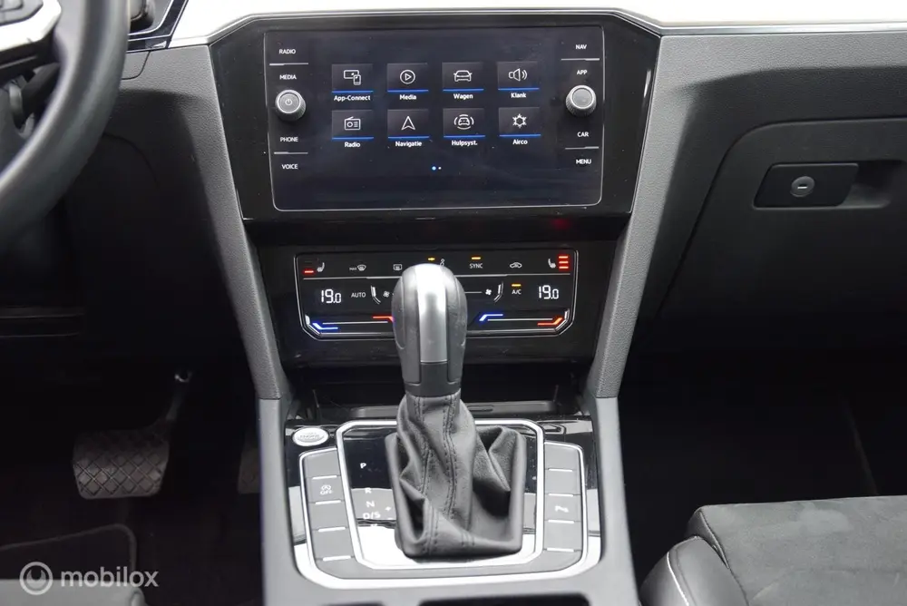 Volkswagen Passat Variant 1.5 TSI 150pk Elegance business 18 uit 2022, foto 11