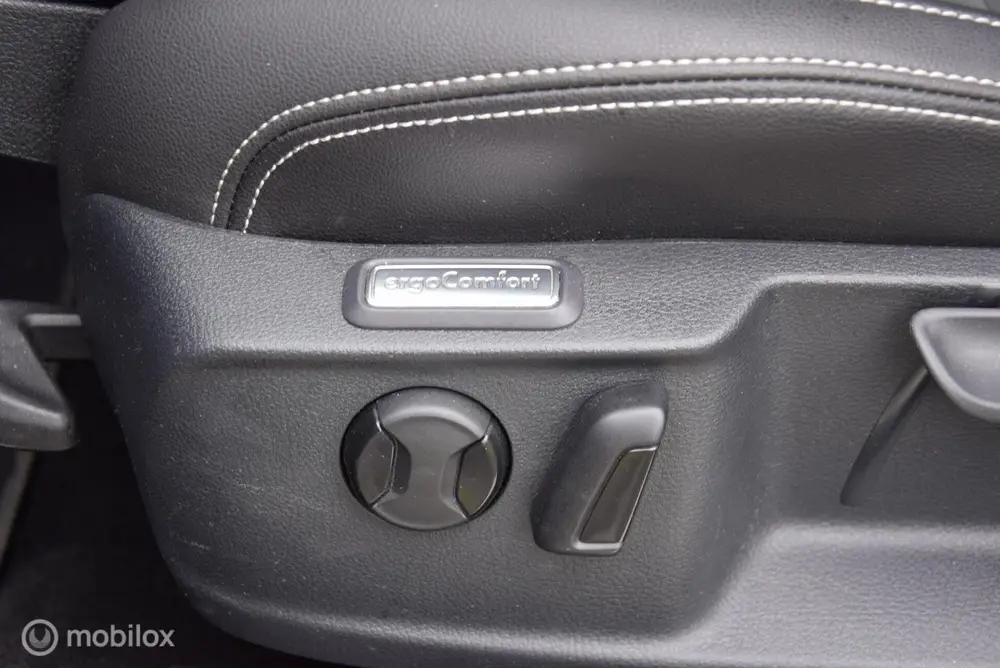 Volkswagen Passat Variant 1.5 TSI 150pk Elegance business 18 uit 2022, foto 15