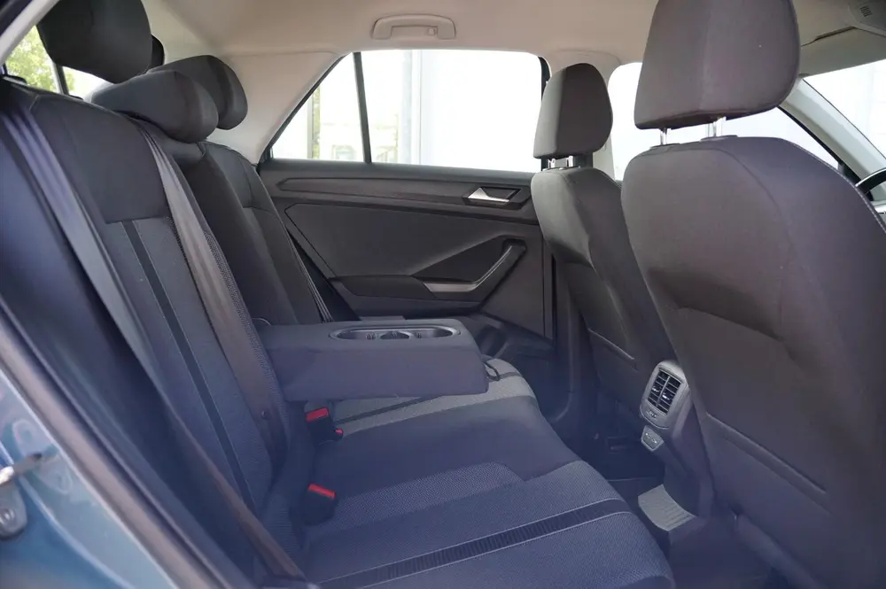 Volkswagen T-Roc 1.0 TSI 110pk Life | Trekhaak | Navigatie | uit 2023, foto 15