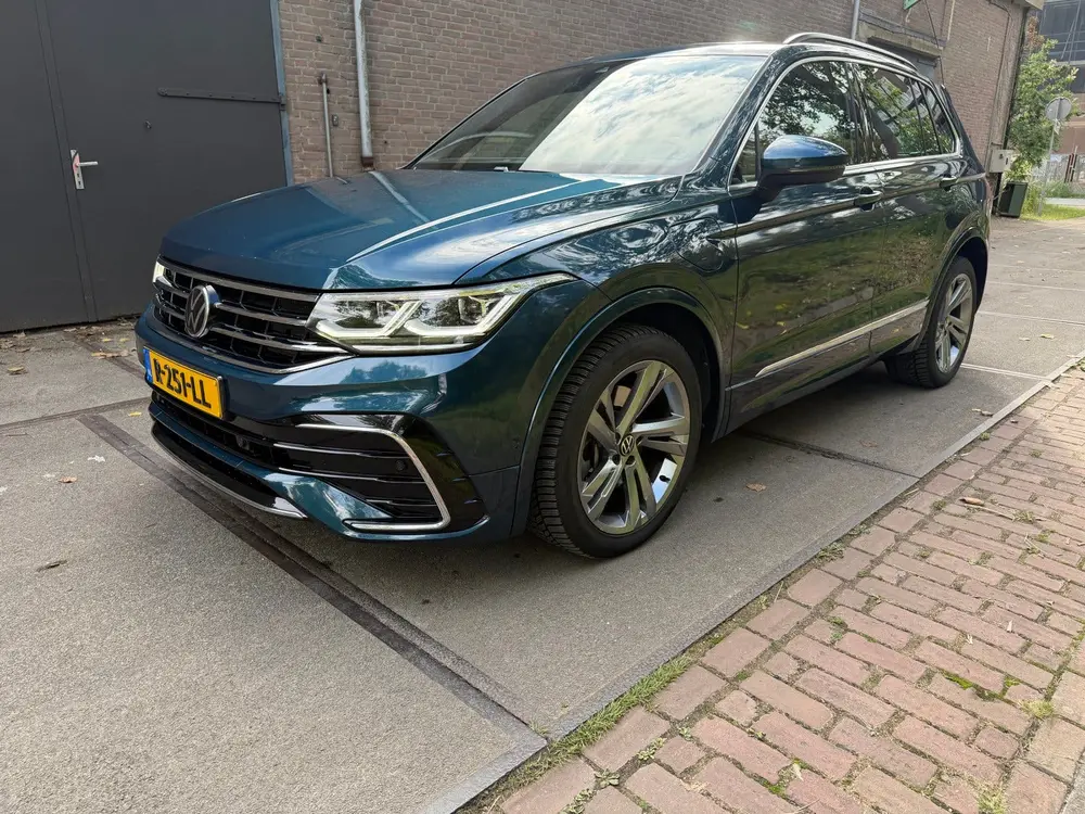Volkswagen Tiguan 1.4 TSI Ehybrid 245pk 3xR-line uit 2021, foto 2