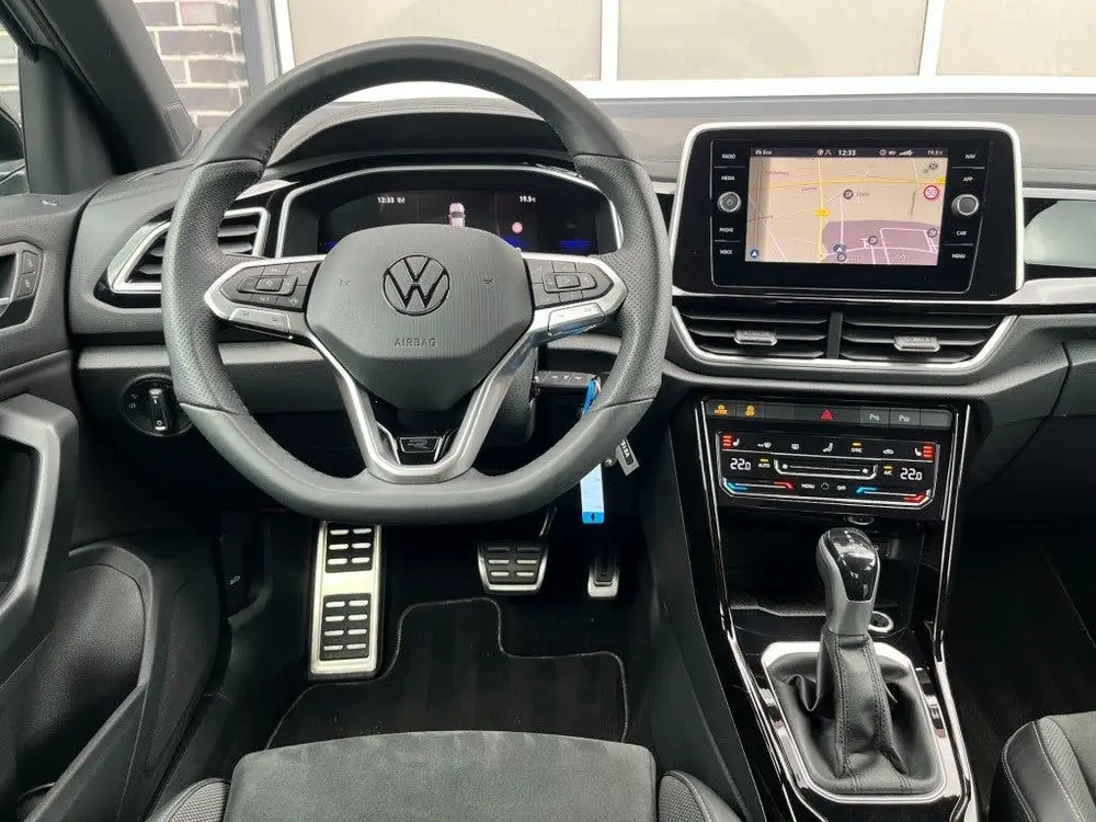 Volkswagen T-Roc 1.5 TSi DSG R-LINE - AFN. TREKH. - CAMERA uit 2025, foto 6