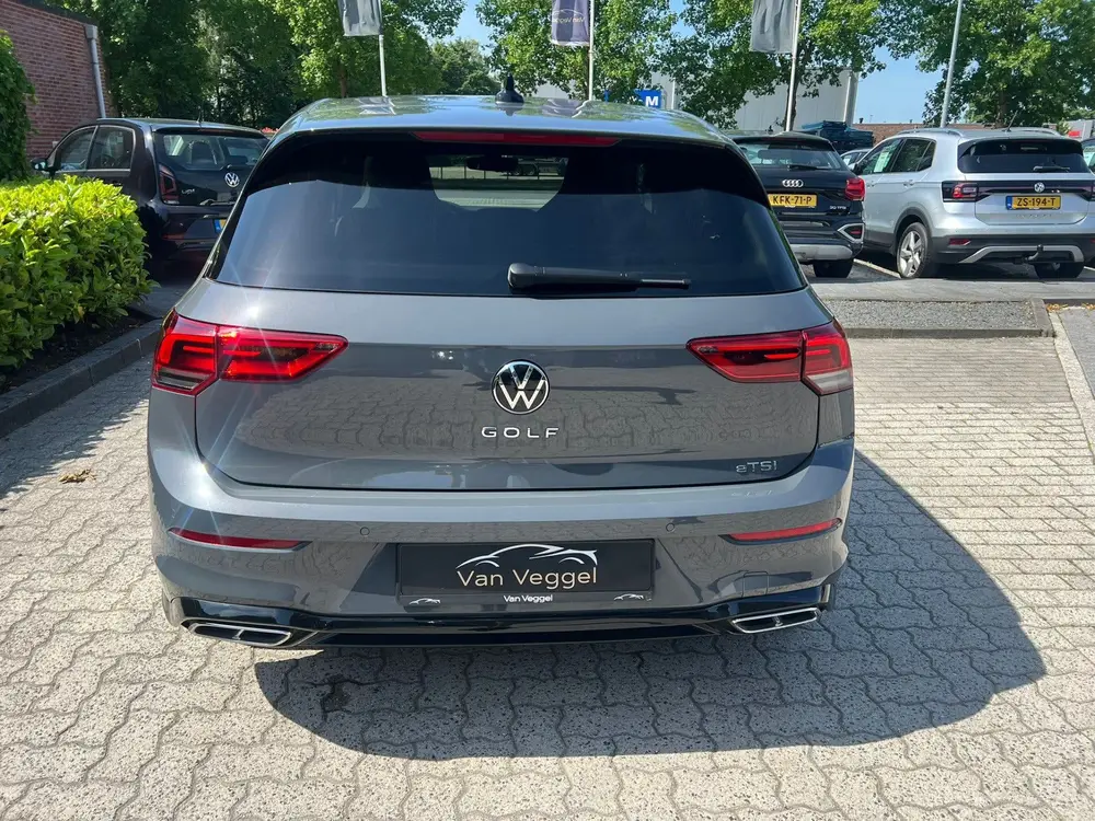 Volkswagen Golf 1.0 eTSI R line camera, virtual cockpit, cru uit 2024, foto 12