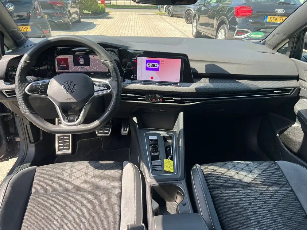 Volkswagen Golf 1.0 eTSI R line camera, virtual cockpit, cru uit 2024, foto 13