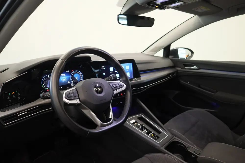 Volkswagen Golf 1.4 eHybrid Style Panoramadak Stoelverwarmin uit 2021, foto 5