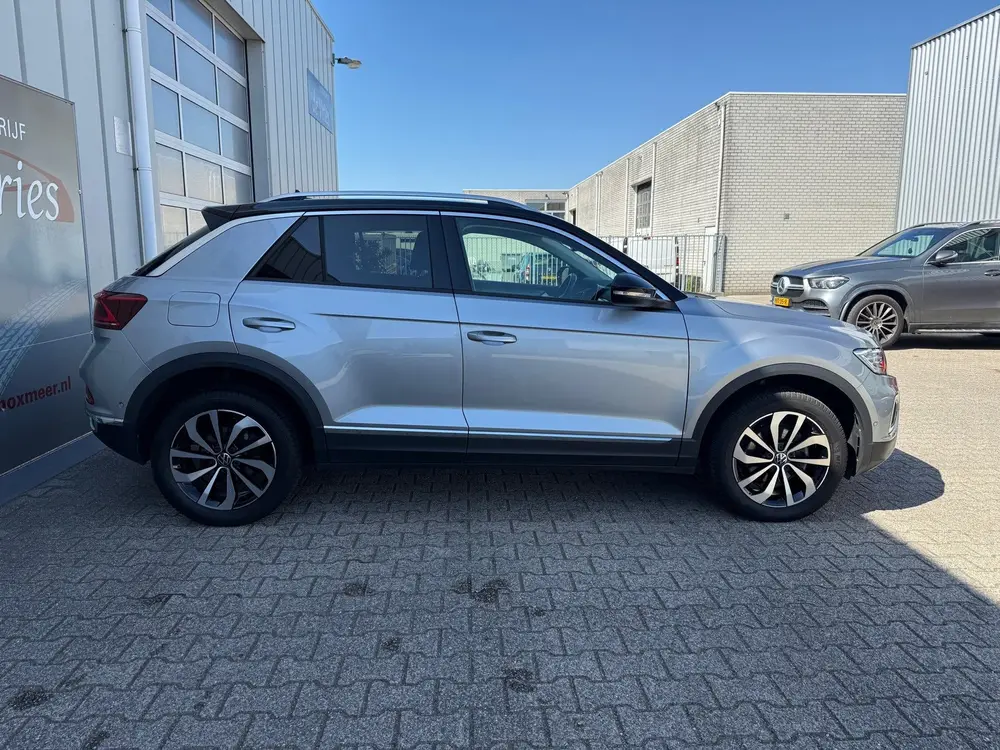 Volkswagen T-Roc 1.5 TSI Style / Airco / Navi / Massage stoe uit 2023, foto 5