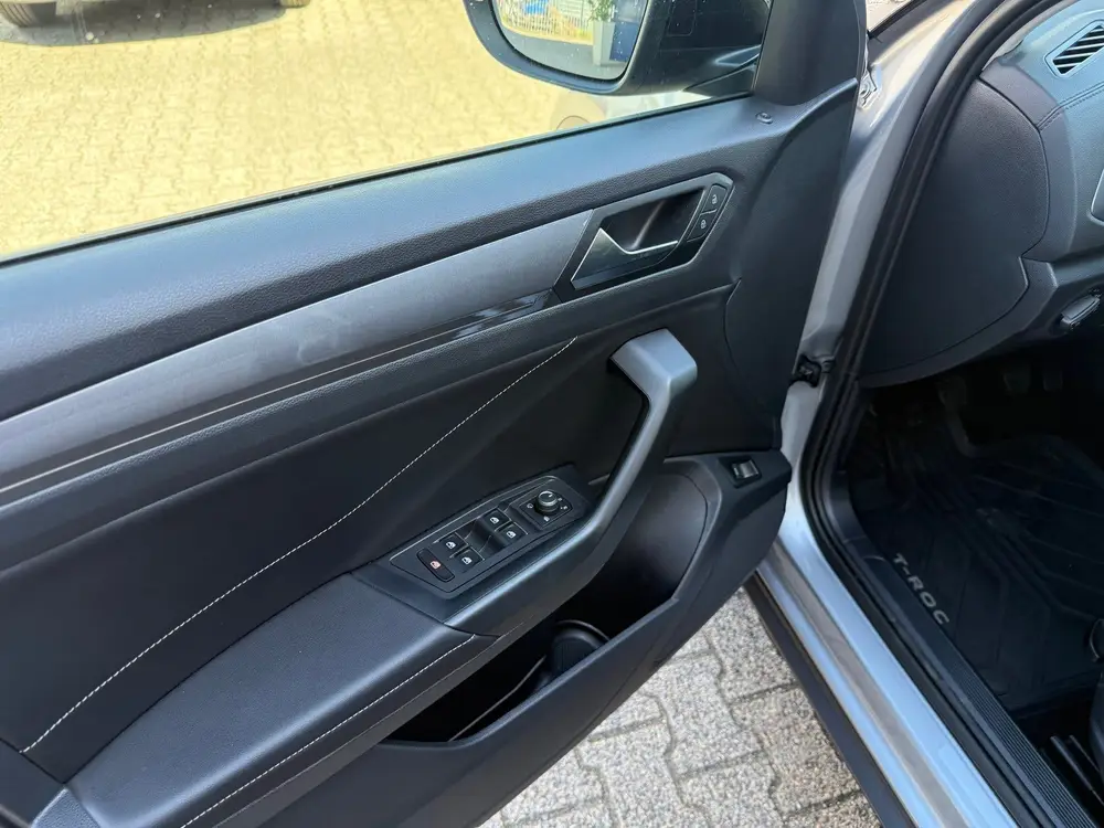 Volkswagen T-Roc 1.5 TSI Style / Airco / Navi / Massage stoe uit 2023, foto 6