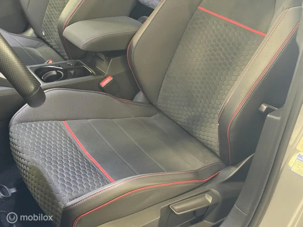 Volkswagen Golf 2.0 TSI GTI Clubsport 45 Jahre AKRA|PANO|H&K uit 2022, foto 16