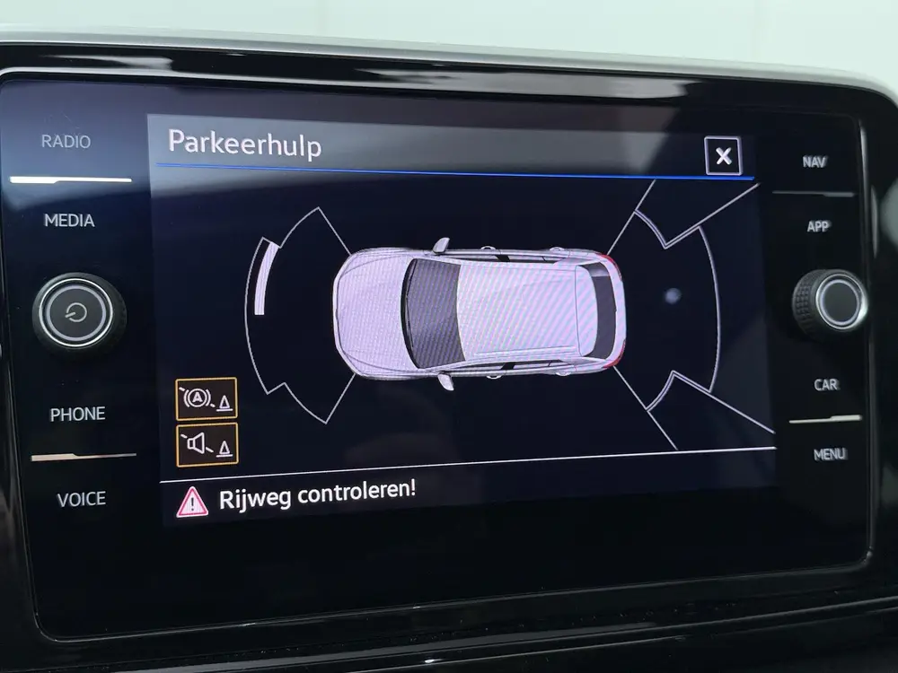 Volkswagen T-Roc 1.5 TSI R-Line Business | 150 PK | Automaat uit 2023, foto 13