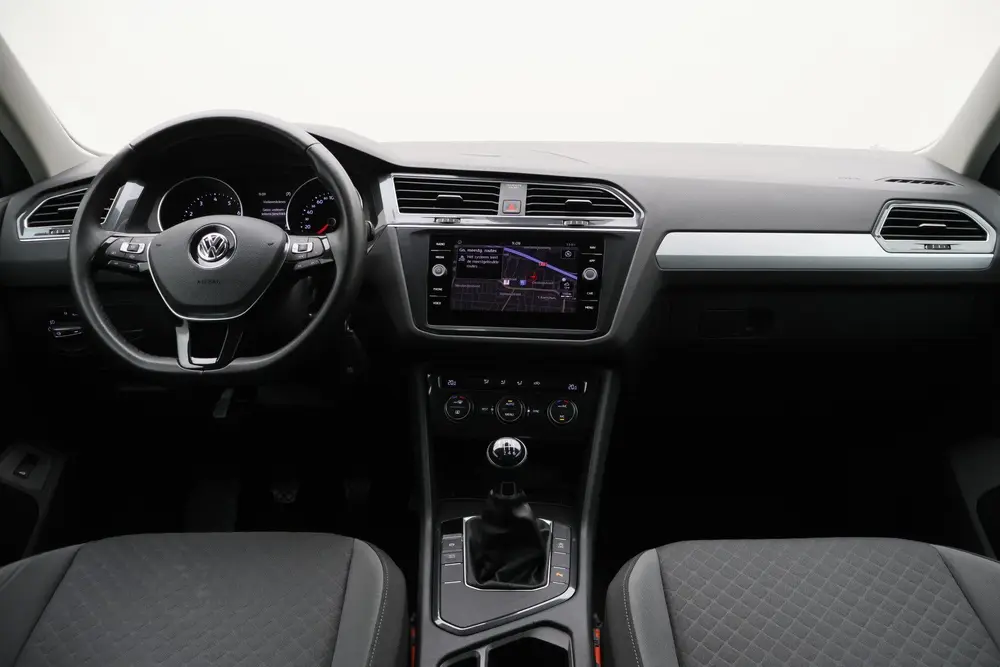 Volkswagen Tiguan 1.5 TSI Comfortline Navigatie, ACC, Apple uit 2020, foto 2