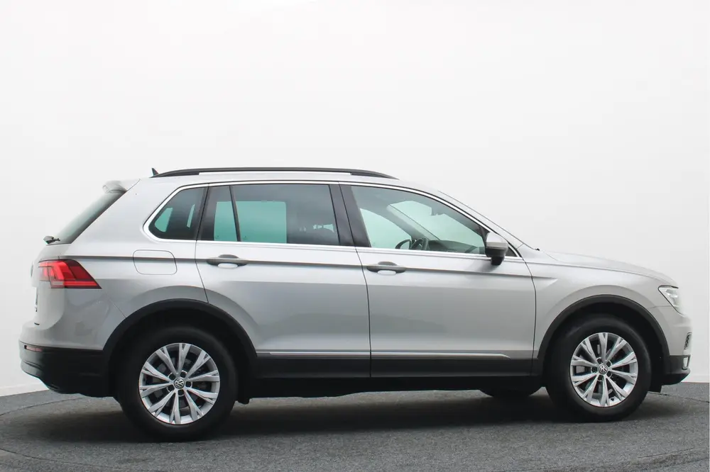 Volkswagen Tiguan 1.5 TSI Comfortline Navigatie, ACC, Apple uit 2020, foto 8