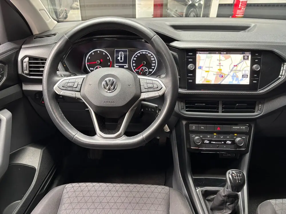 Volkswagen T-Cross 1.0 TSI Life / Navigatie / Trekhaak uit 2019, foto 17