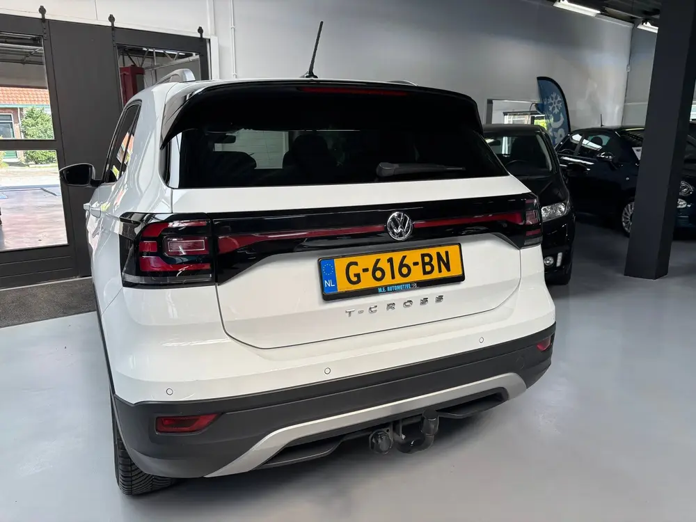 Volkswagen T-Cross 1.0 TSI Life / Navigatie / Trekhaak uit 2019, foto 4