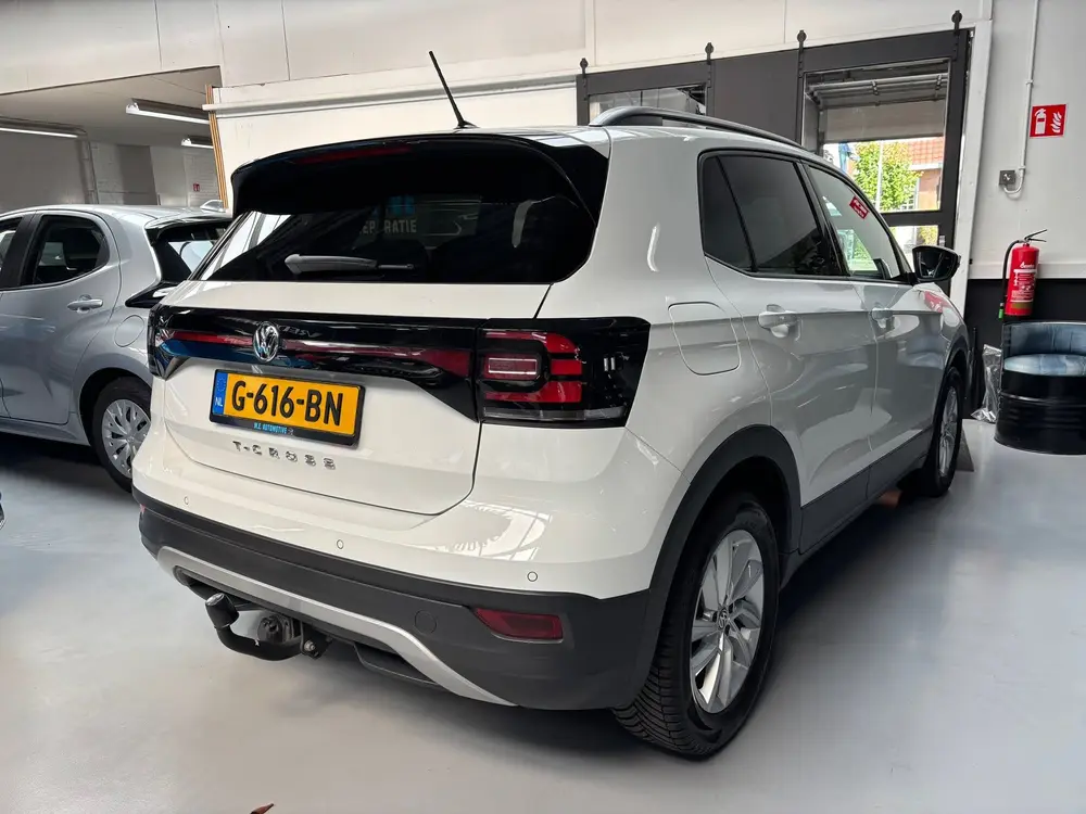 Volkswagen T-Cross 1.0 TSI Life / Navigatie / Trekhaak uit 2019, foto 5