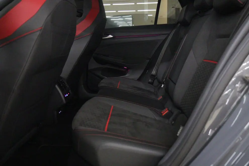 Volkswagen GOLF 2.0 TSI GTI CLUBSPORT/NURBURGRING/PANO/IQ-LI uit 2022, foto 15