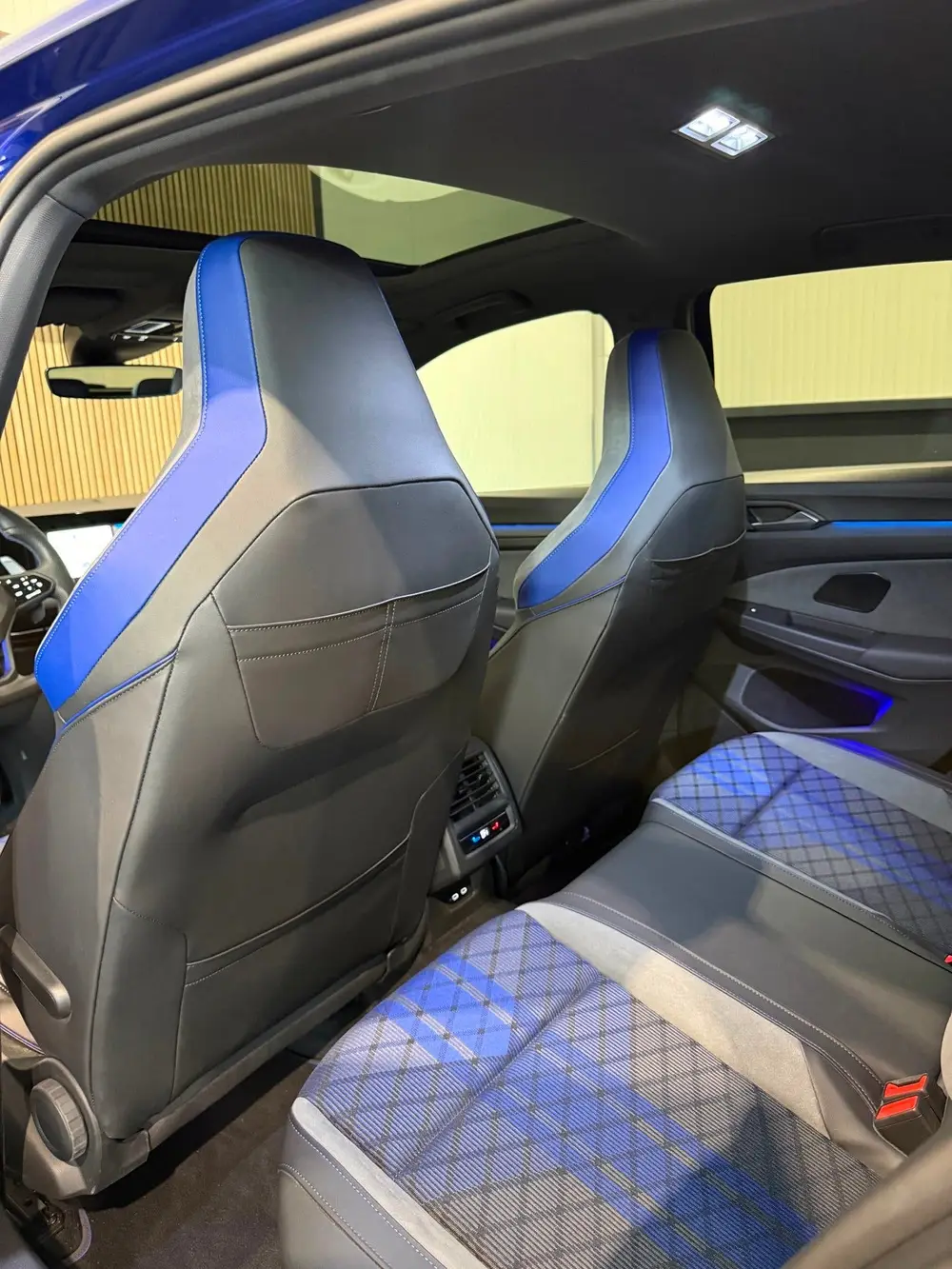 Volkswagen Golf 2.0 TSI R Performance 4M|Akrapovic|Pano|H&K| uit 2022, foto 16